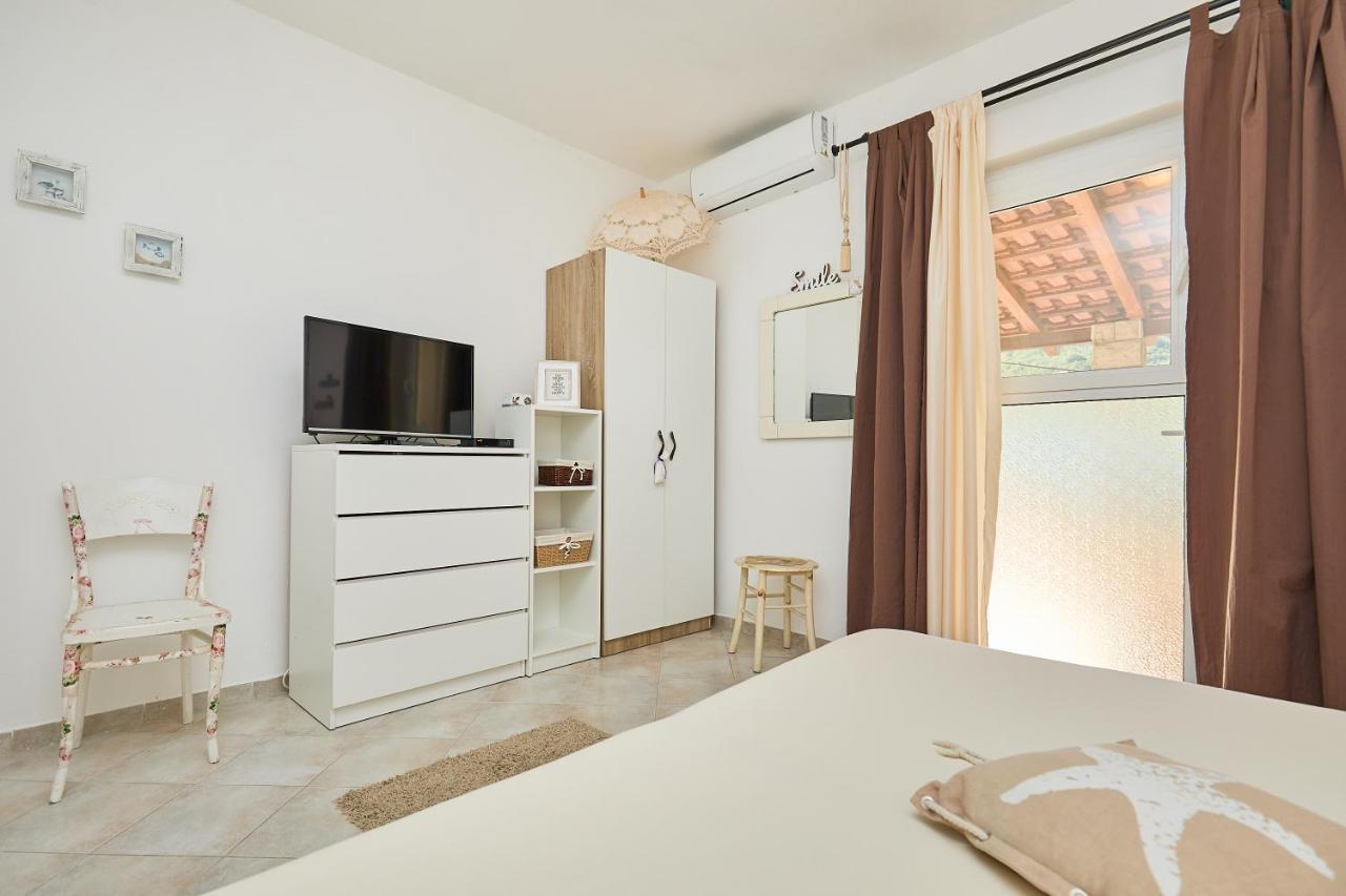 Studio Dolores-Apartment By The Sea Maranovici Exterior photo
